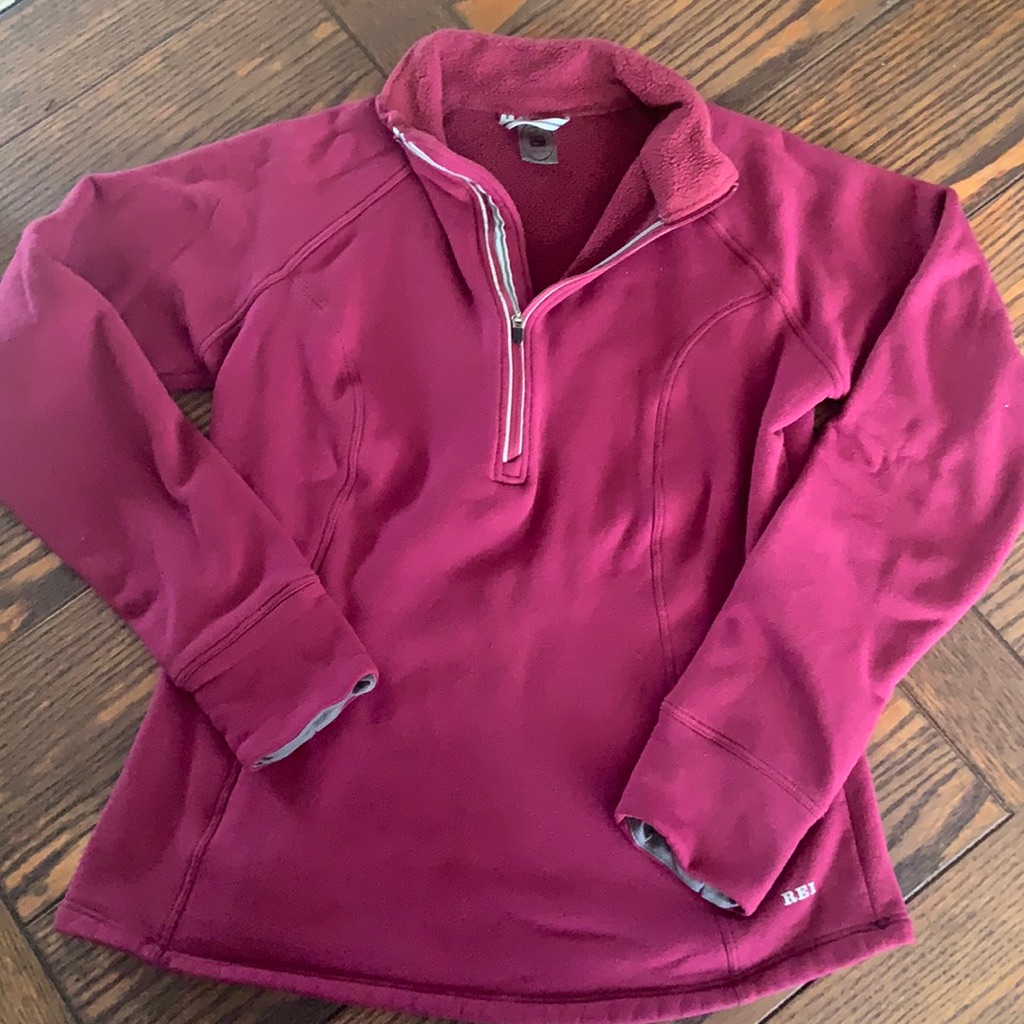 Rei Pullover Small